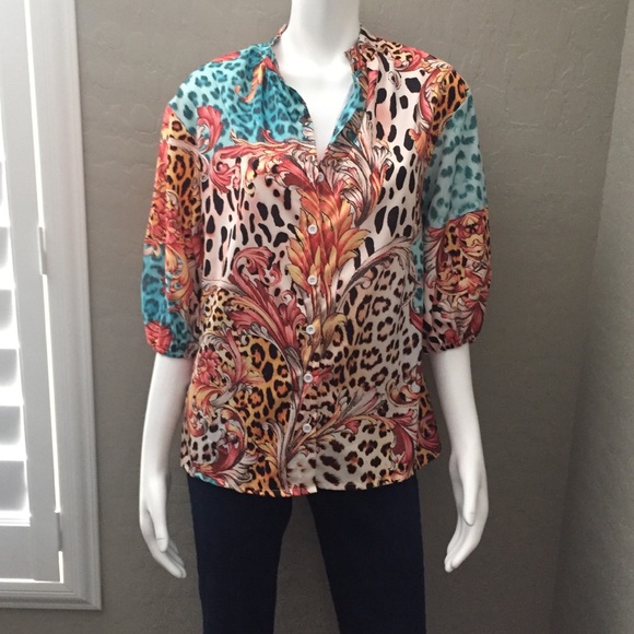 1 Left! Leopard Print Design Button Up Top w/3/4 S… - Picture 3 of 5